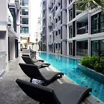 Tropical Garden อพาร์ทเม้น *