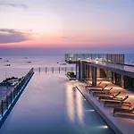 Center Seascape Apartment