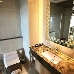 อพาร์ทเม้น Luxurious Beachfront Pattaya