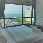 The Base Seaview อพาร์ทเม้น