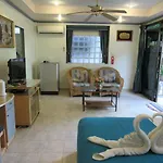 โรงแรม Oranje 3*