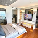 Luxurious Beachfront อพาร์ทเม้น *