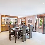 Tropicana Pool โรงแรม Pattaya