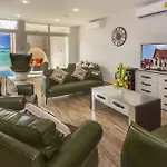 โรงแรม Tropicana Pool *