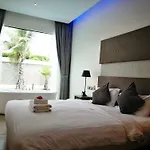 Tropicana Pool โรงแรม Pattaya