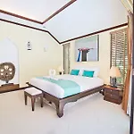 โรงแรม Tropicana Pool