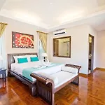 Tropicana Pool โรงแรม Pattaya