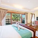 Tropicana Pool โรงแรม Pattaya