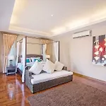 โรงแรม Tropicana Pool *