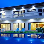 Avoca Pool 3*
