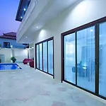 Avoca Pool 3*