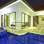 Hotel Avoca Pool Pattaya