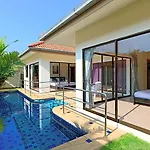 Hotel Avoca Pool