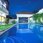 Avoca Pool Pattaya