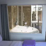 โรงแรม Titanic Residence-7 Minute Walk To The Pattaya