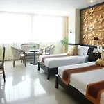 Jomtien Holiday Hotel