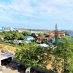 Pattaya Plaza Condotel Large Studio Apartment Sukhumvit