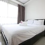 Aparthotel Arcadia Waters 3*