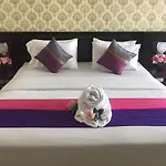 โรงแรม Siwalai Place 3*