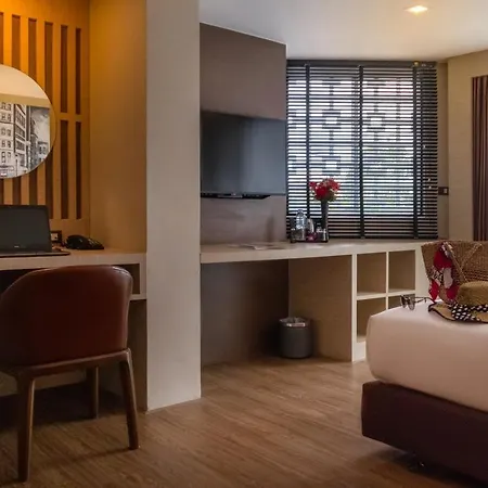 Glow Hotel 4*