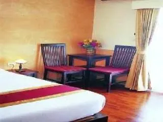 Ease Coast Hotel *
