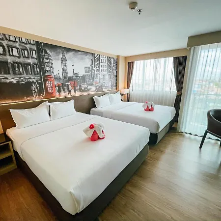 Hotel Glow 4*