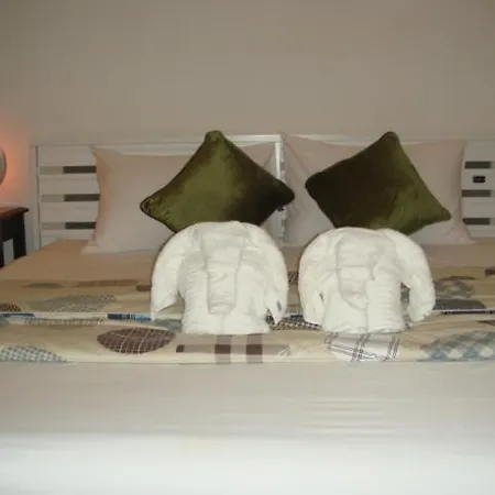 Anzac Wooden Guest House & Cafe Shop
