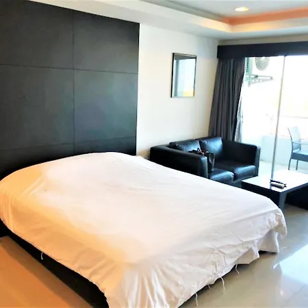 Large With Balcony - Tw Platinum Suites, Jomtien