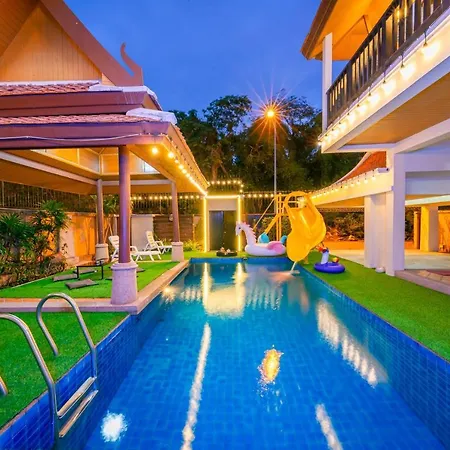 Bali Beach Pool วิลล่า
