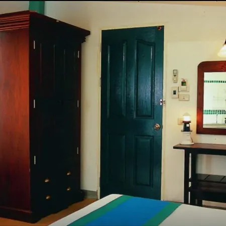 Ease Coast Hotel