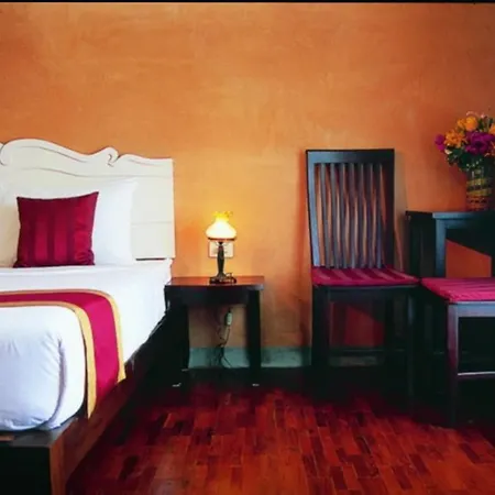 Ease Coast Hotel *