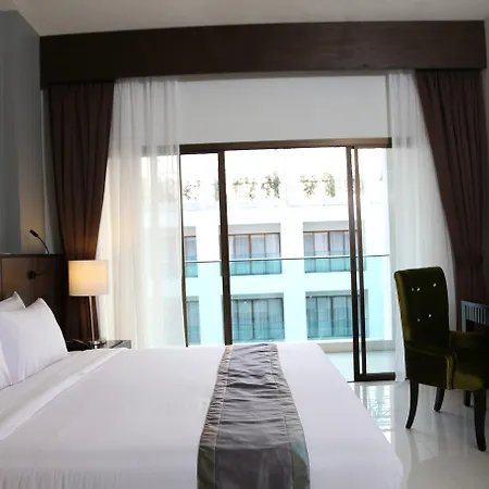 Hotel Woraburi & 4*