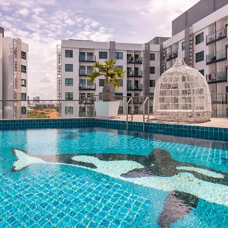 Rare Xxxl Swimming Pools - 500mbps Blazing Fast Free Wifi - Floor Pool View Balcony - Gym - Sauna - Kids Playground - Supermarkets * Pattaya