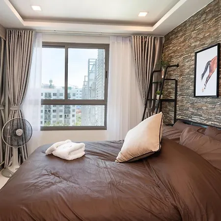 Rare Xxxl Swimming Pools - 500mbps Blazing Fast Free Wifi - Floor Pool View Balcony - Gym - Sauna - Kids Playground - Supermarkets *