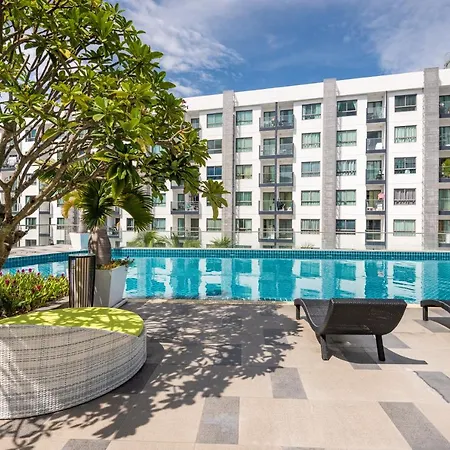Rare Xxxl Swimming Pools - 500mbps Blazing Fast Free Wifi - Floor Pool View Balcony - Gym - Sauna - Kids Playground - Supermarkets Apartment *
