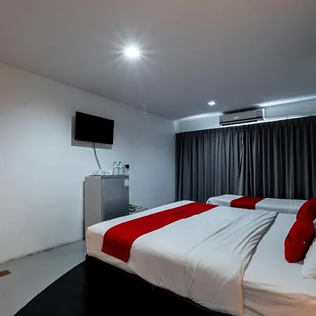 Reddoorz I-talay Hotel 3*