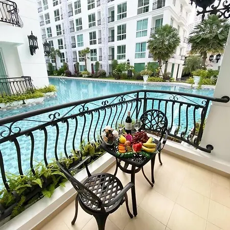Modern 1 Bedroom Condo! * Pattaya