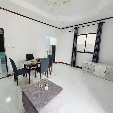 Homestay Mara's Holiday House