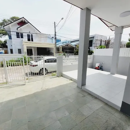 Mara's Holiday House Homestay Pattaya