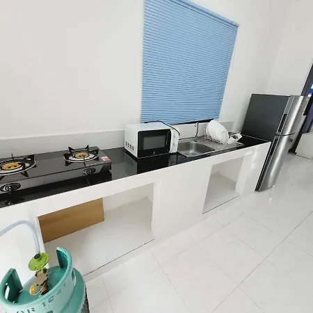 Homestay Mara's Holiday House *