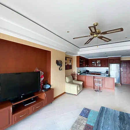 Oceanfront By View Talay 6 Apartment
