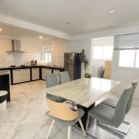 Luxury Pool Center C3- 3 Bedroom *