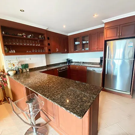 Oceanfront By View Talay 6 Apartment *