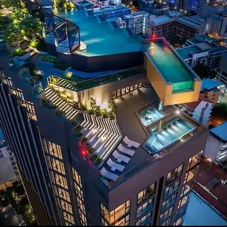 Apartment 高端市中心网红公寓/无边泳池/距离沙滩100米/中文房东/免费游玩咨询 Pattaya