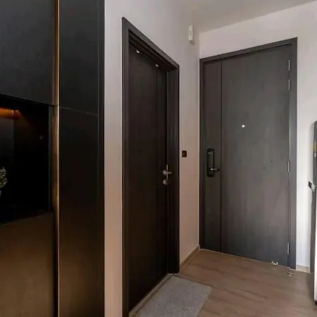 Apartment 高端市中心网红公寓/无边泳池/距离沙滩100米/中文房东/免费游玩咨询 Pattaya