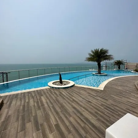 Apartment 1 Bedroom Near The Sea In The Sands
