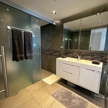 Apartment 1 Bedroom Near The Sea In The Sands