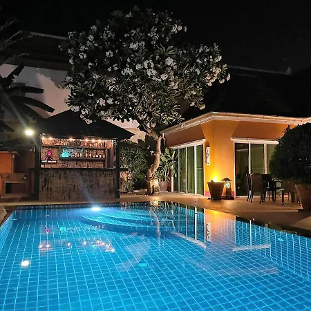Rosewood Pool 1 Hotel