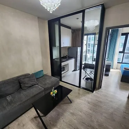 Apartment The Base Central芭提雅中央公寓｜市中心海景 *