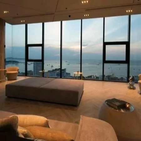 The Base Central High Floor Sea View Apartment *